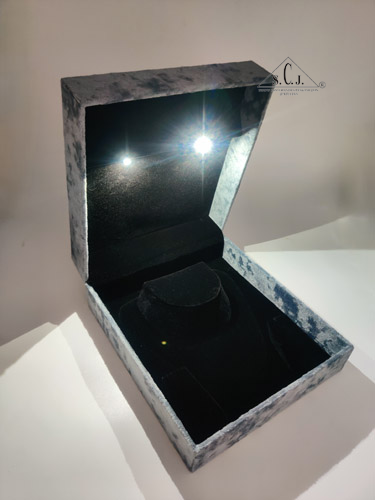 Marble Sea Choker LED Box