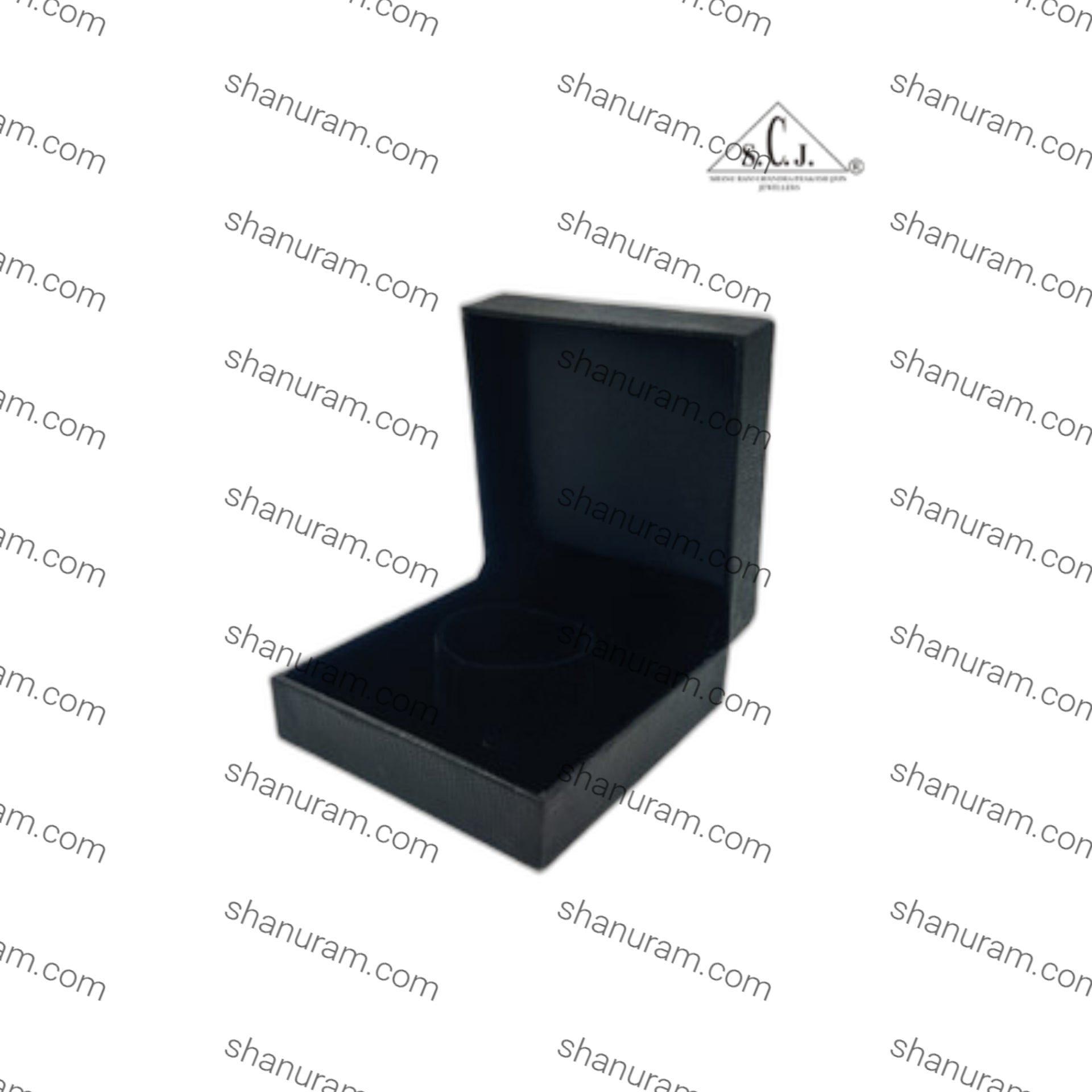 Black jewelry box on a white background with 'shanuram.com' watermark.