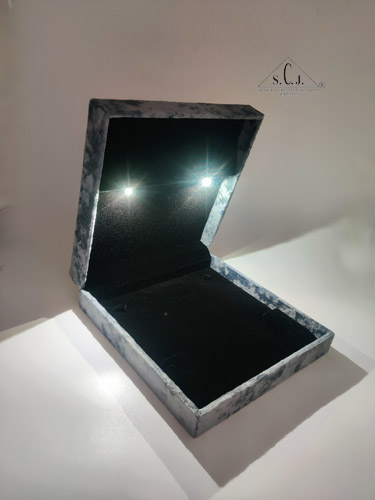 Marble Sea Medium Necklace LED Box